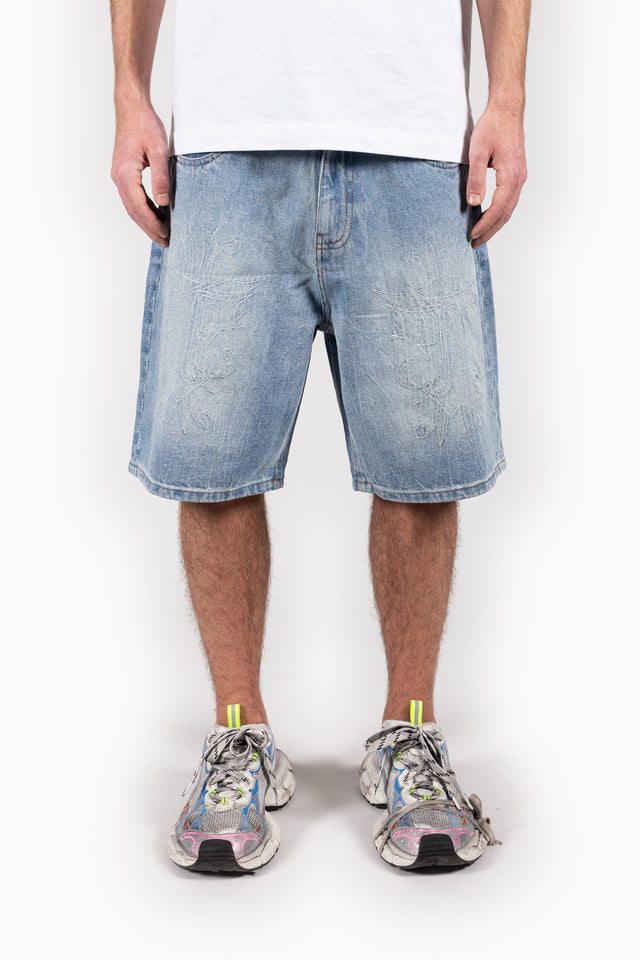 KNEE EMBROIDERY LIGHT BLUE DENIM SHORTS