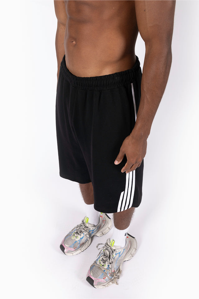 BLACK PLEATED SHORTS