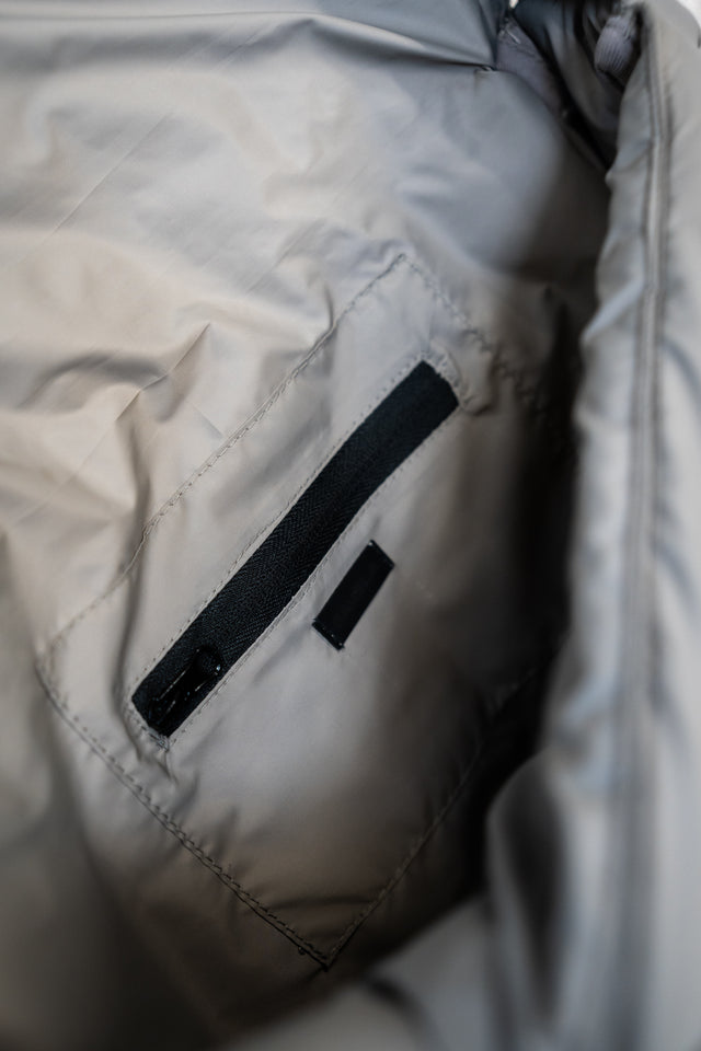 GREY PUFFER BAG