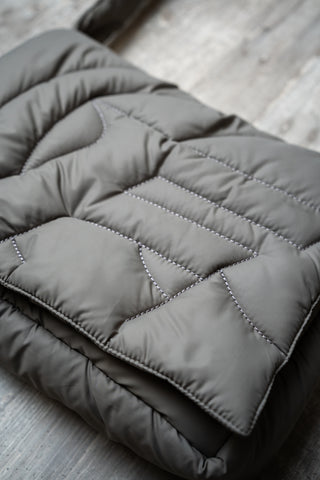 GREY PUFFER BAG