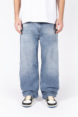 KNEE EMBROIDERY LIGHT BLUE WASHED DENIM