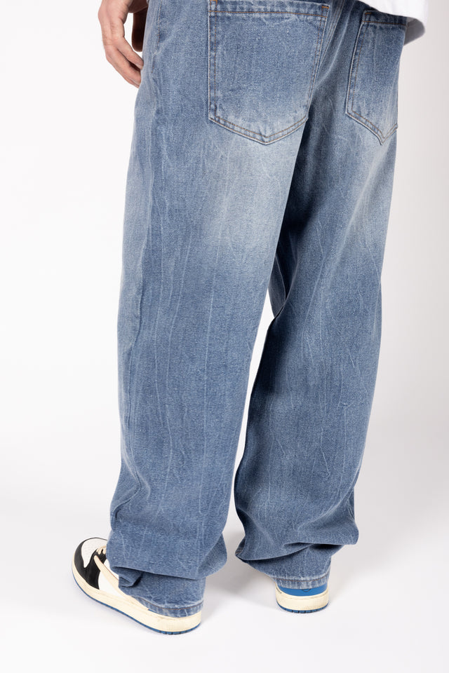 KNEE EMBROIDERY LIGHT BLUE WASHED DENIM