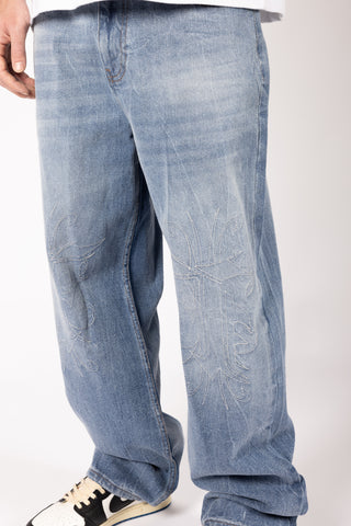 KNEE EMBROIDERY LIGHT BLUE WASHED DENIM