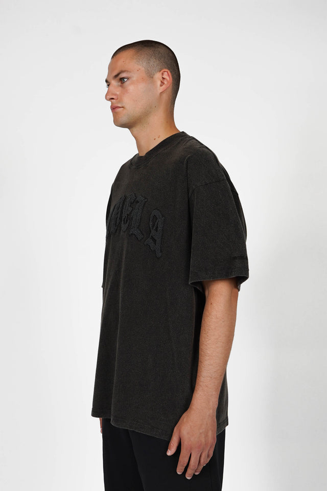 OLD ENGLISH BLACK WASHED T-SHIRT