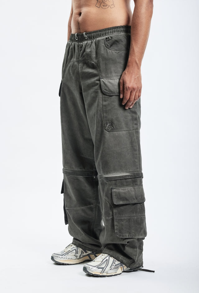 PARACHUTE CARGO BLACK OIL WASHED