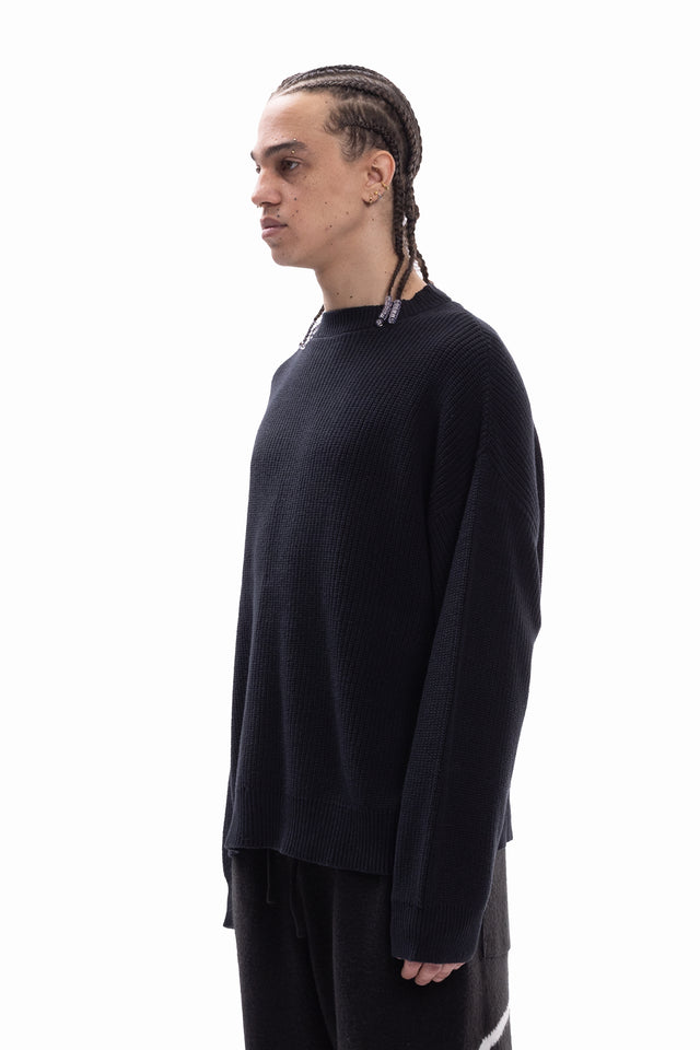 KNIT BLACK CREWNECK