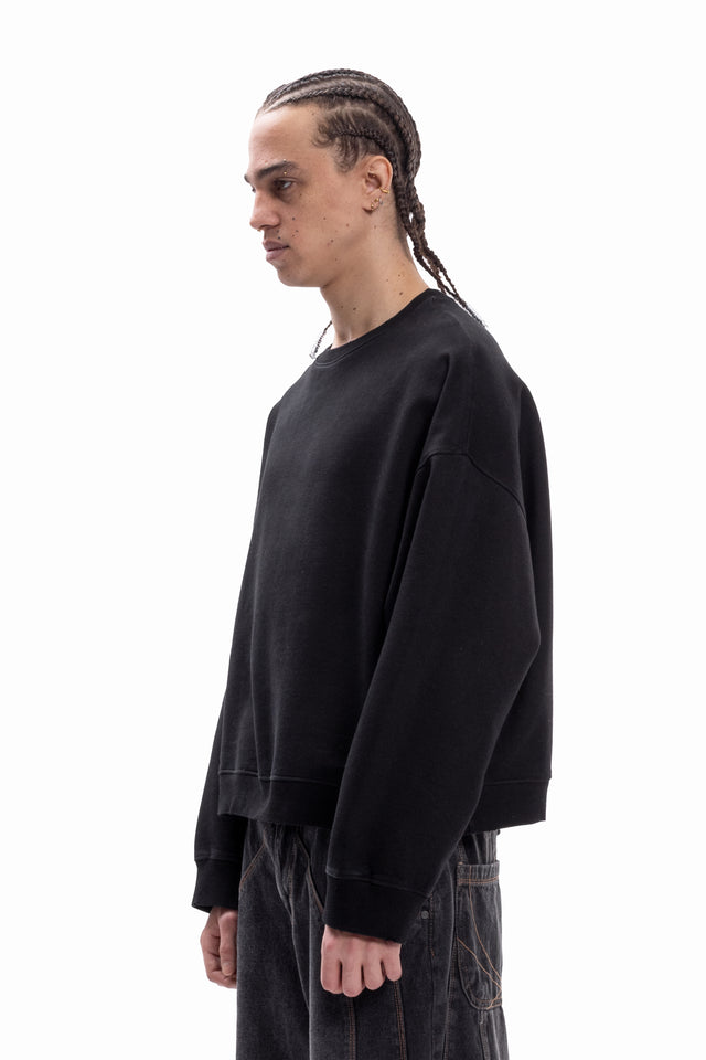 BLACK BOXY CREWNECK