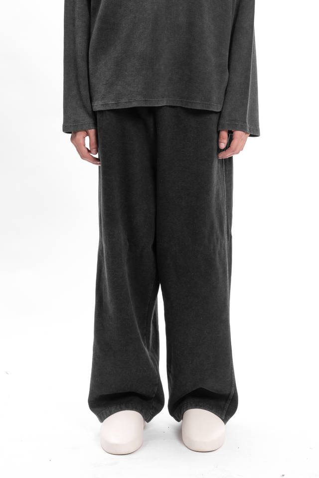 BLACK WASHED SUPER BAGGY JOGGER