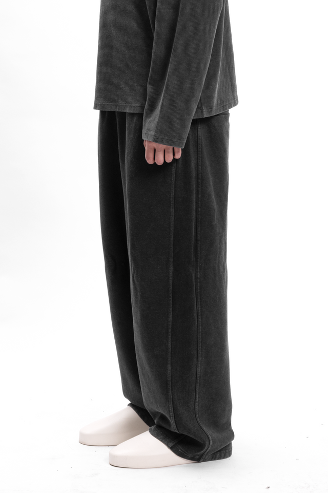 BLACK WASHED SUPER BAGGY JOGGER