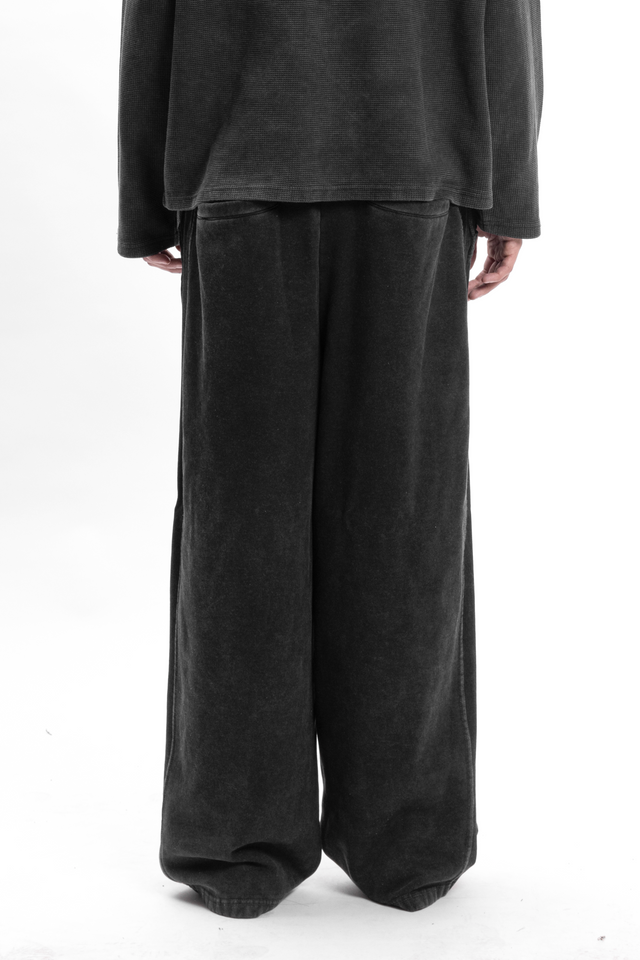 BLACK WASHED SUPER BAGGY JOGGER