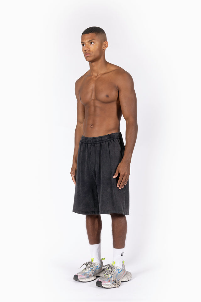 BASIC BLACK WASHED SHORTS