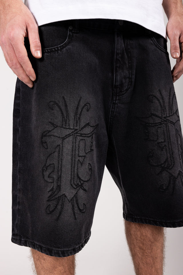 KNEE EMBROIDERY BLACK WASHED DENIM SHORTS