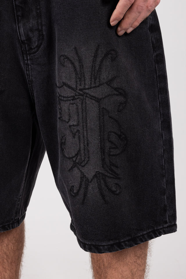 KNEE EMBROIDERY BLACK WASHED DENIM SHORTS