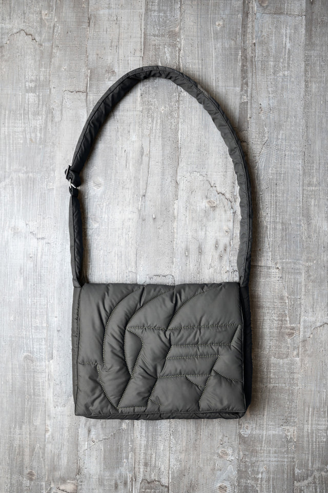 PENCIL PUFFER BAG