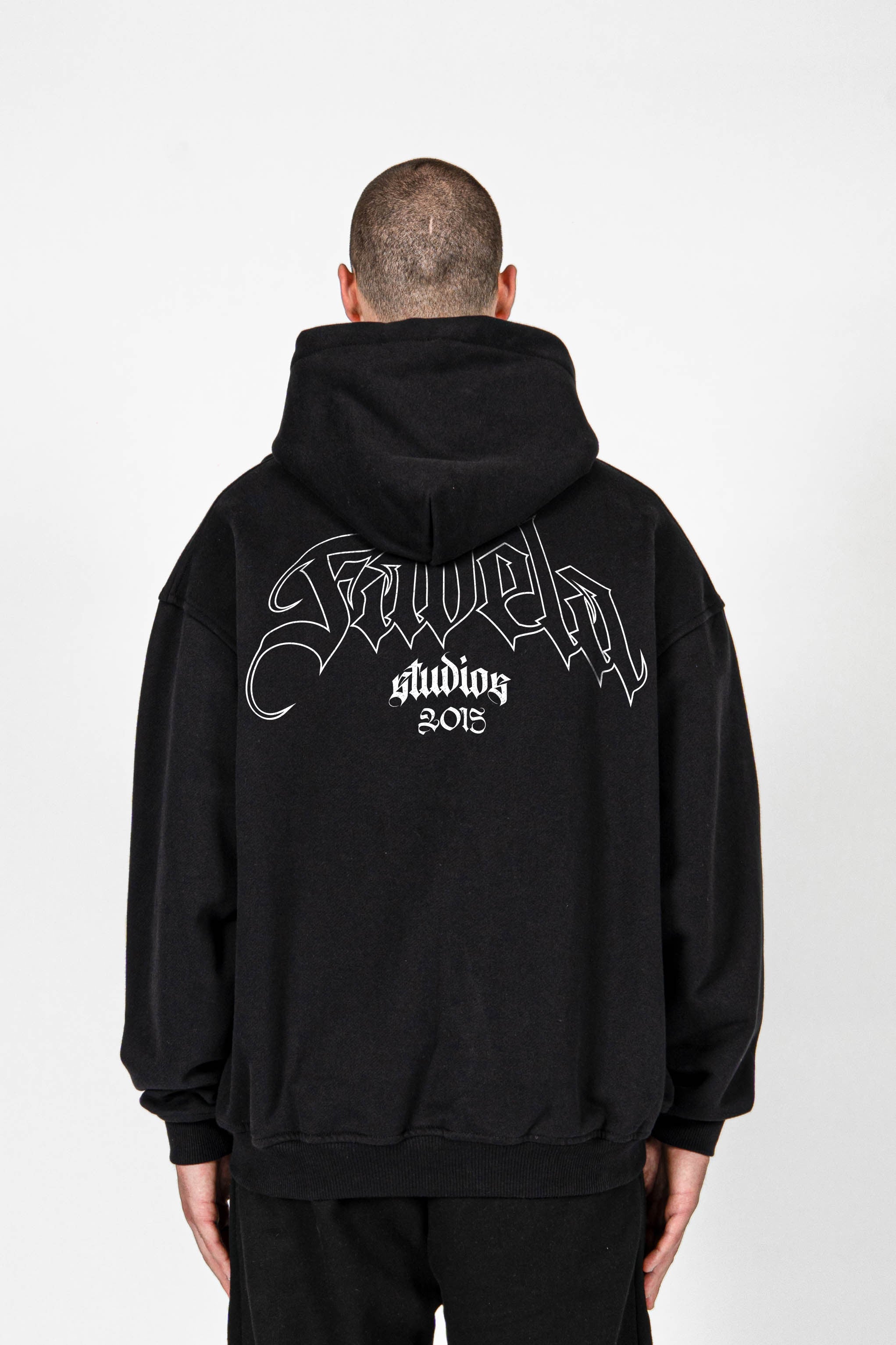 OUTLINE BLACK SNAP BUTTON HOODIE
